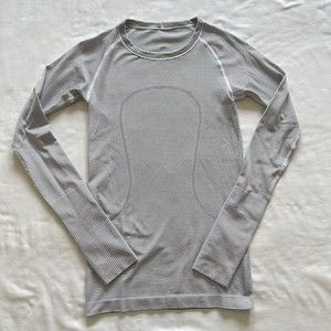 Lululemon Black and White Striped Swiftly Tech Athletic Shirt Sz 4